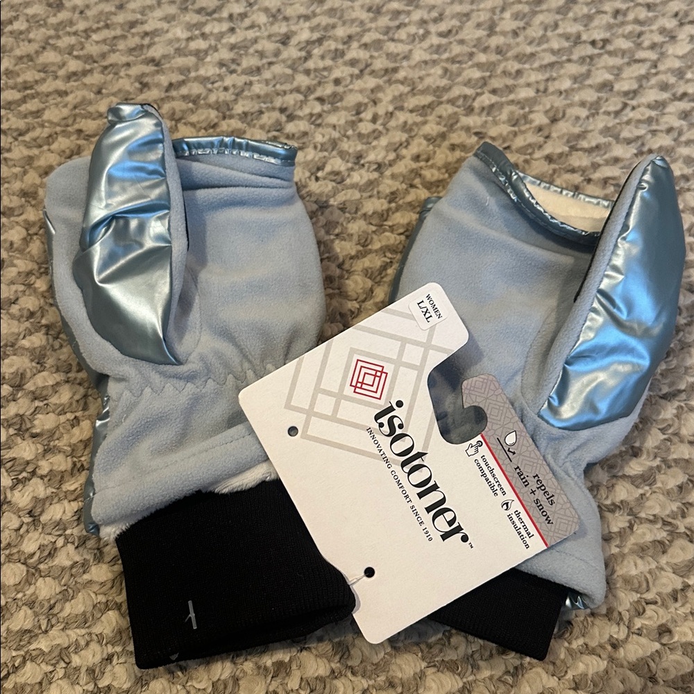 Isotoner Light Blue and Black Winter Gloves